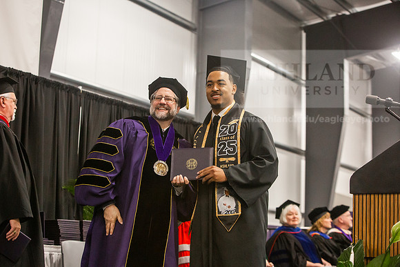 169SpGradBachelorSciBusAdmin0525JH6Q8B9441