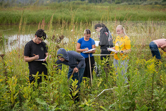 Biology_Saunders_BlackFork_Milkweed0923AWB_3591