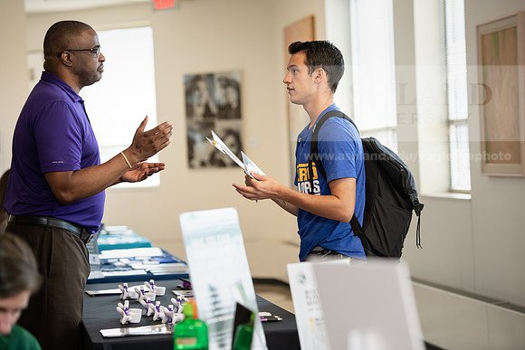 CareerGradFair0919ALW_7651