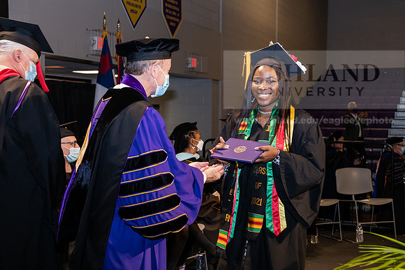 058BachelorNursingWiGrad1221ALW_7117