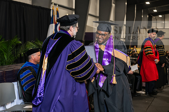 076SpGradMasterBusinessAdmin0525AWB_3108