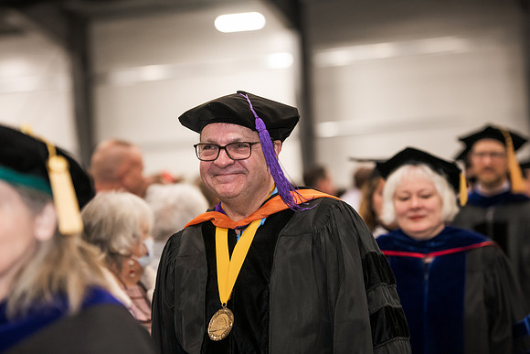 004WIGradProcessional1222ALW_0043