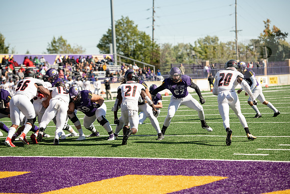 AUvDavenportFootball1019ALW_7062