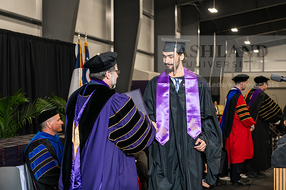081SpGradMasterBusinessAdmin0525AWB_3111