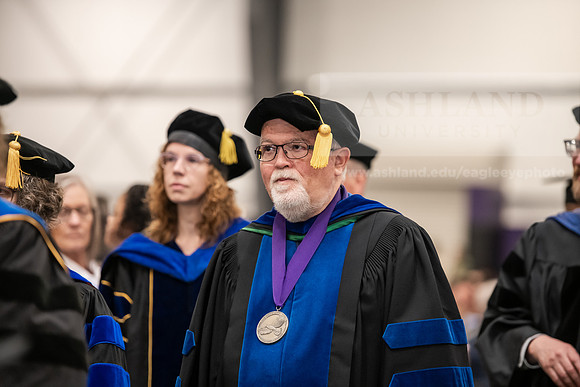 377SpGradProcessional0525AWB_2600