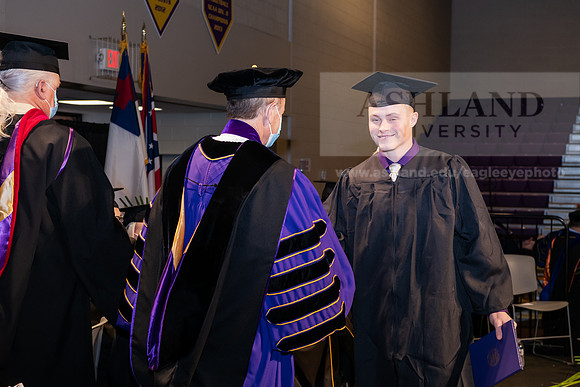 052BachelorBusinessWiGrad1221ALW_6996