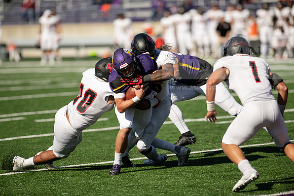 AUvDavenportFootball1019ALW_7365