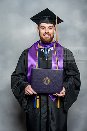 069SpGradMasterBusinessAdmin0525AU-Graduation-2025-Andrew-0429