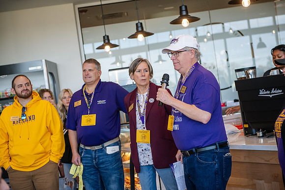 HomecomingLyceumCoffee1023AWB_6645