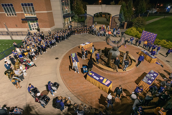 ParadeOfPurple1021ALW_6510