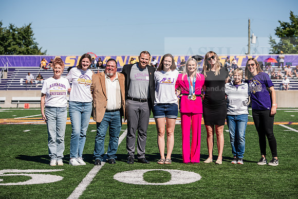 HOCOAUvOHDomFootballGame1024AWB_0772
