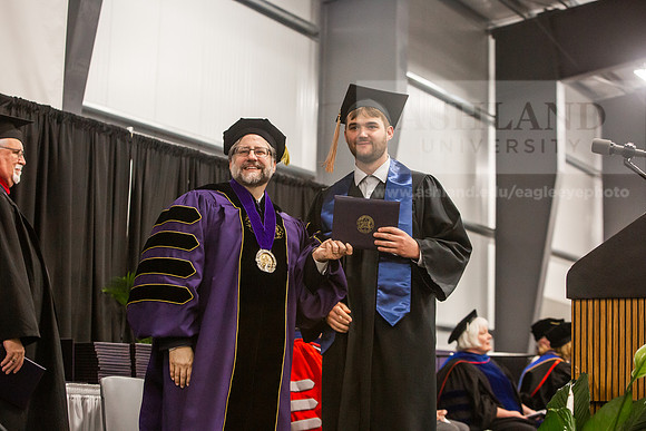 186SpGradBachelorSciBusAdmin0525JH6Q8B9448