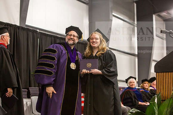 062SpGradBachelorSciBusAdmin0525JH6Q8B9375