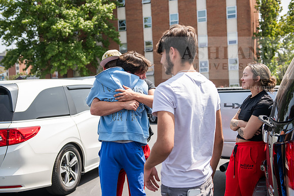 MoveInDay0824AWB_0535