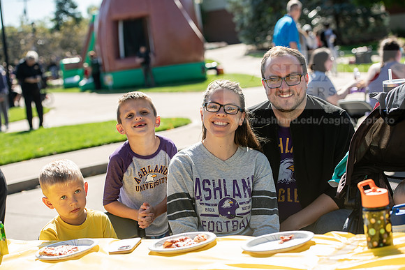 HOCOPizzaPizzaPizza1024AWB_0217