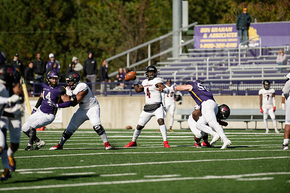 AUvDavenportFootball1019ALW_7115