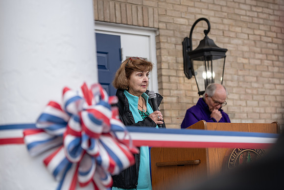 HomecomingUSAHouseRibbonCeremony1023AWB_6000