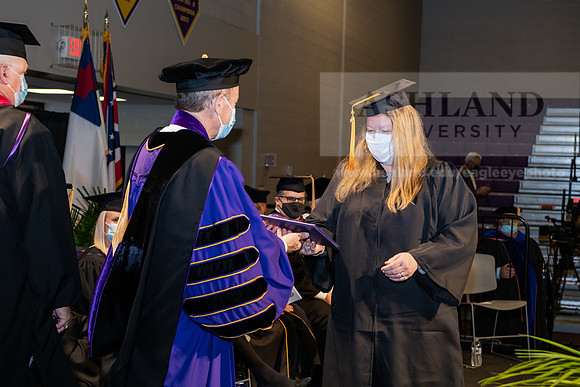 092BachelorNursingWiGrad1221ALW_7141