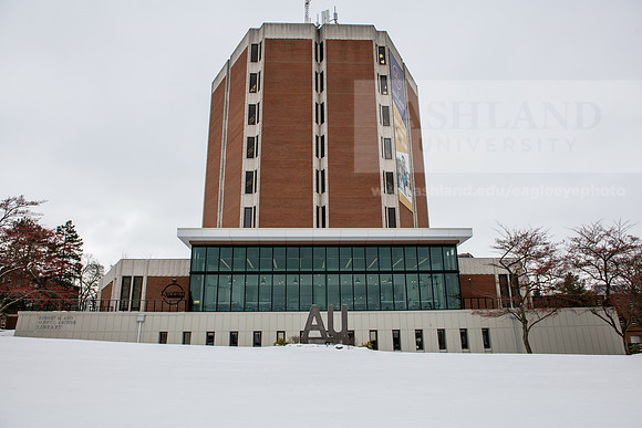StudentsReturnWinterCampus0125AWB_6594