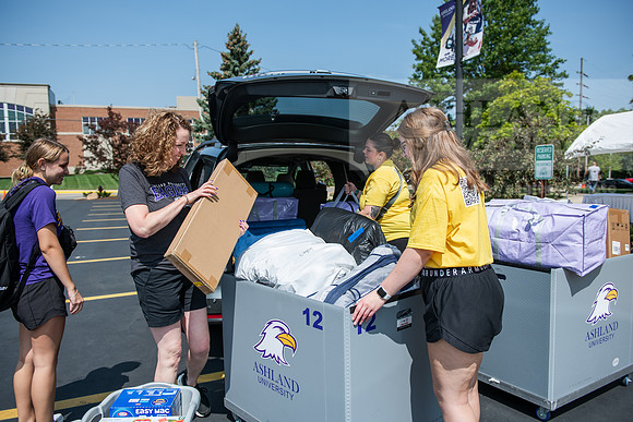 MoveInDay0824AWB_0287