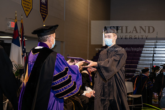 035BachelorArtsWiGrad1221ALW_6856