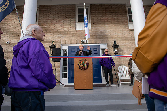 HomecomingUSAHouseRibbonCeremony1023AWB_6052