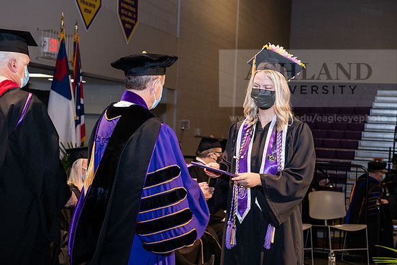 020BachelorNursingWiGrad1221ALW_7090