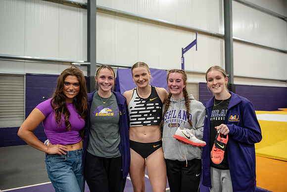 112KatieMoonPoleVault0224ALW_7735