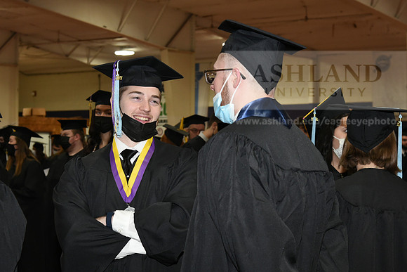 037WiGradPreCeremony1221MP7_0045