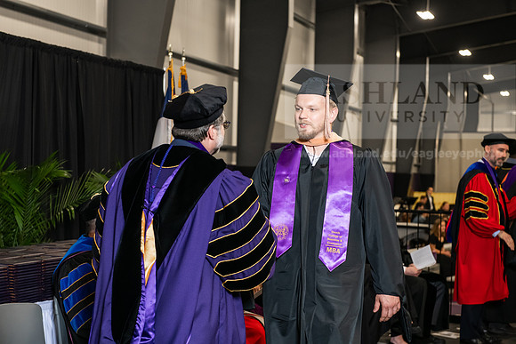 042SpGradMasterBusinessAdmin0525AWB_3084