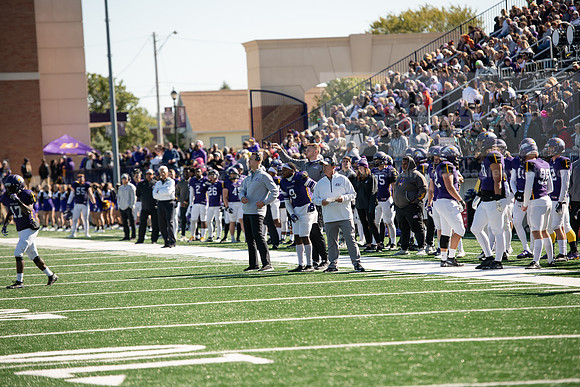 AUvDavenportFtball1019ALW_7015