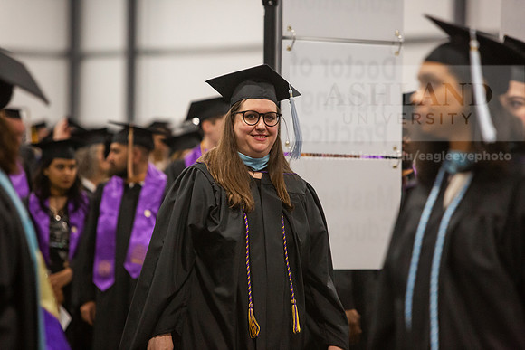 001SpGradProcessional0525JH6Q8B8070