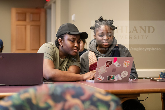 MBADigitalMarketing0324AWB_8410
