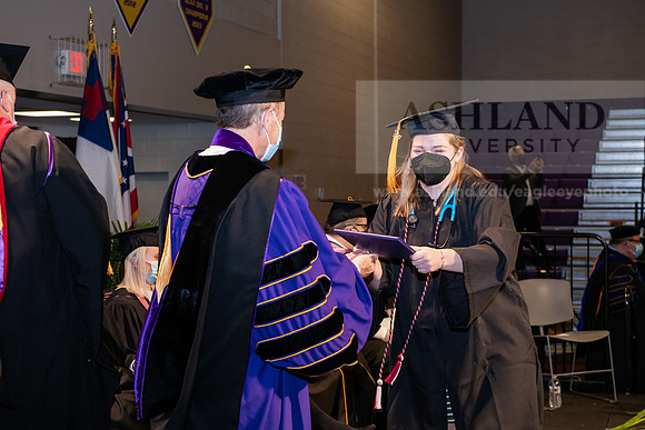 032BachelorNursingWiGrad1221ALW_7098
