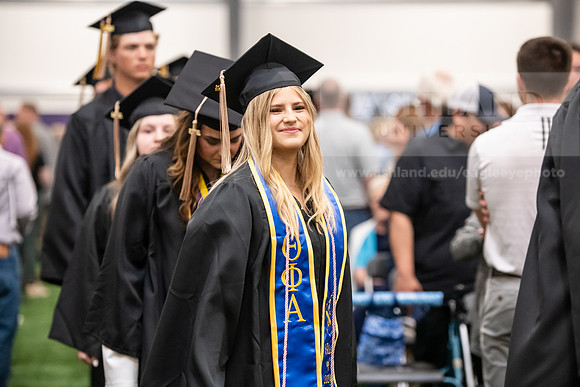 244SpGradProcessional0524AWB_8652