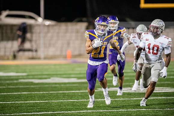 AUvIUPFootball0924AWB_4096