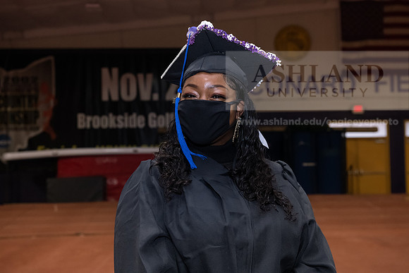 073WiGradPreCeremony1221ALW_6055