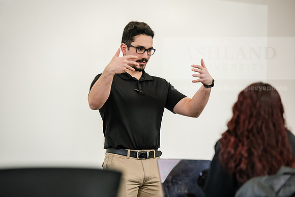 AdmissionsLatinoHispanicMarketing0125AWB_9617