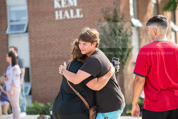 MoveInDay0824AWB_1543