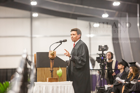 303SpGradCeremony05250525JH6Q8B8500