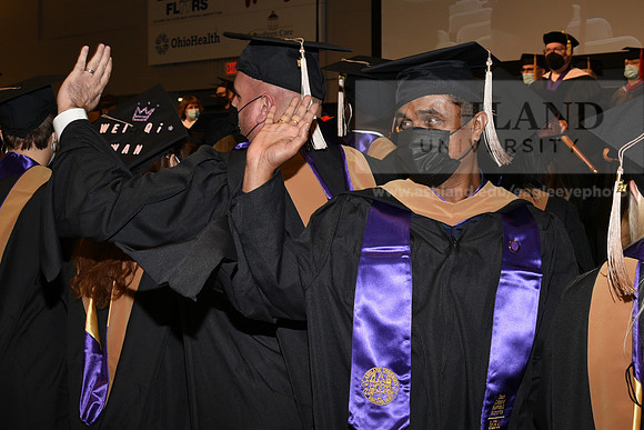 090WiGradPreCeremony1221MP7_0129