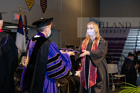 053BachelorEducationWiGrad1221ALW_7050