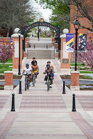 121SpringCampusLife0425AWB_0107