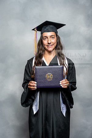 183SpGradBachelorSciBusAdmin0525AU-Graduation-2025-Andrew-1069