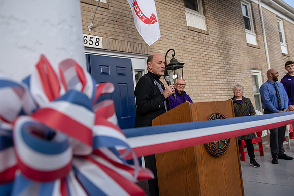 HomecomingUSAHouseRibbonCeremony1023AWB_6099