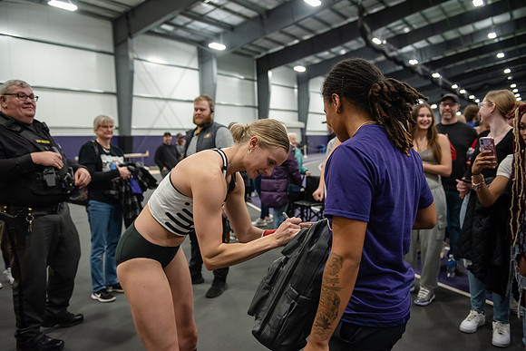110KatieMoonPoleVault0224ALW_7728