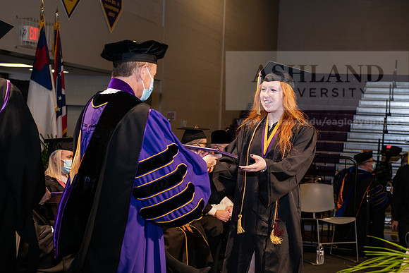 017BachelorScienceWiGrad1221ALW_6904