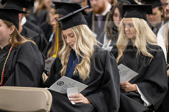 007SPGradCeremony0522FU1A8754