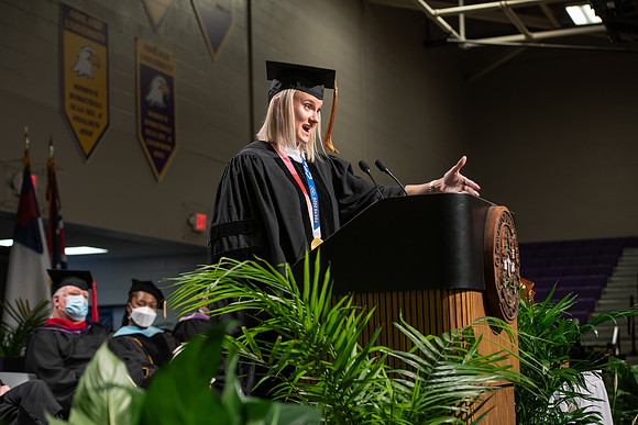 217WiGradCeremony1221ALW_6547