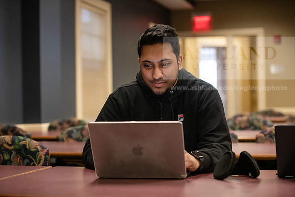 MBADigitalMarketing0324AWB_8383
